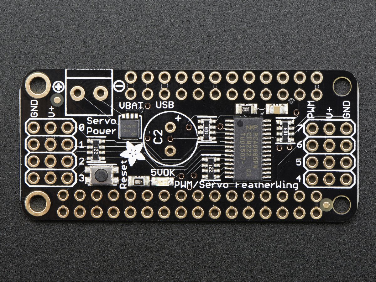 Adafruit 8-Kanal PWM/Servo FeatherWing Add-on für alle Feather Boards, 2928