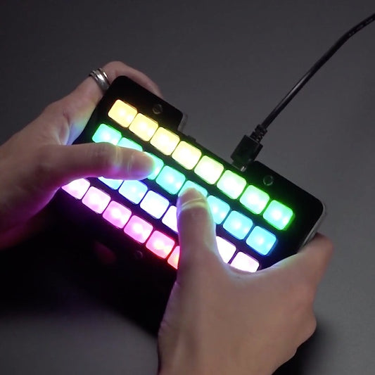 Adafruit NeoTrellis M4 Bausatz mit Gehäuse und Taster, 4020