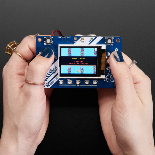Adafruit PyBadge für MakeCode Arcade, CircuitPython und Arduino, 4200