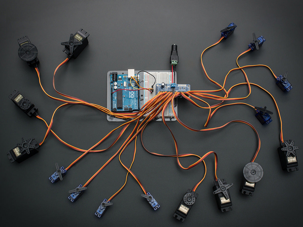 Adafruit 16-Kanal 12-Bit PWM/Servo Treiber, I2C, PCA9685, 815