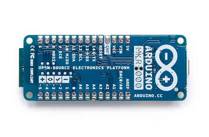 Arduino MKR1000 mit stapelbaren Buchsenleisten